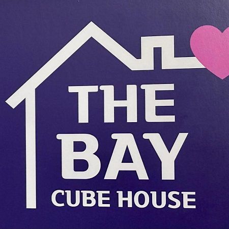 The Bay Cube House Female Only Hotell Guri Exteriör bild