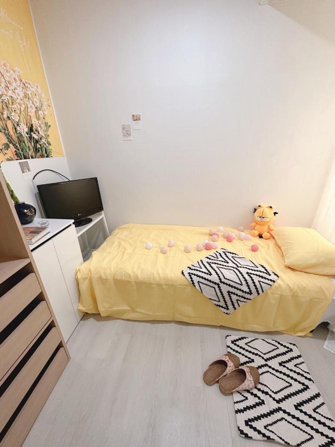 The Bay Cube House Female Only Hotell Guri Exteriör bild