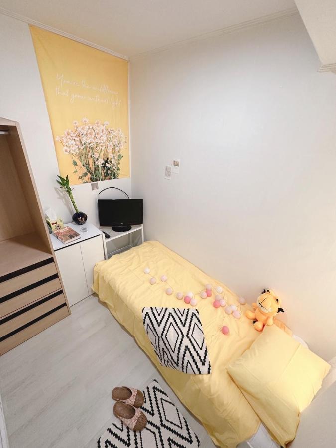 The Bay Cube House Female Only Hotell Guri Exteriör bild