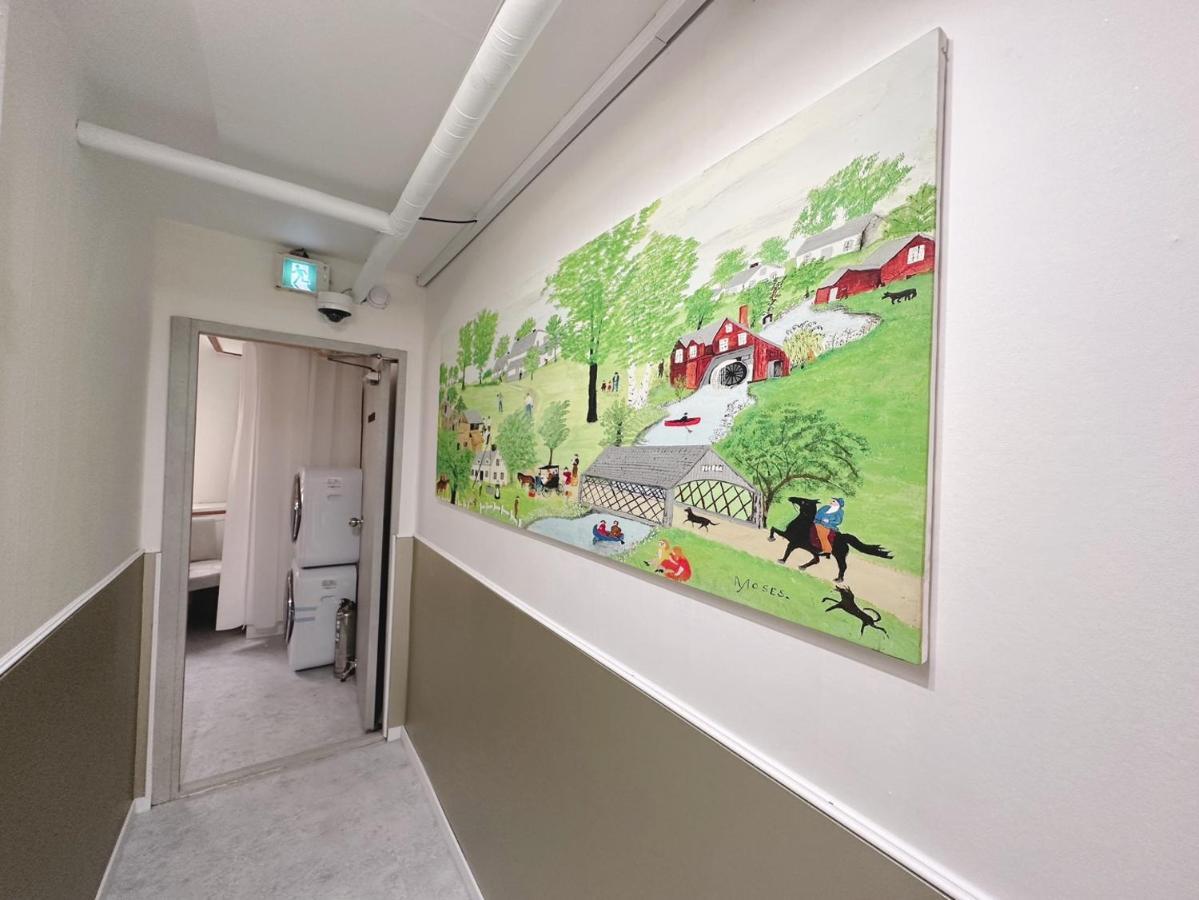 The Bay Cube House Female Only Hotell Guri Exteriör bild